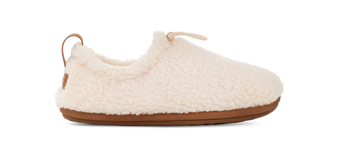 Ugg Women's Plushy Slipper in Natural/Chestnut