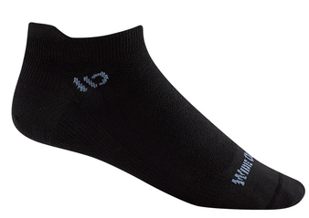 Wide Open Women's Solid Lightweight Ankle Socks in Black