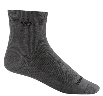 Wide Open Men's Solid Quarter Lightweight No Cushion Socks in Gray