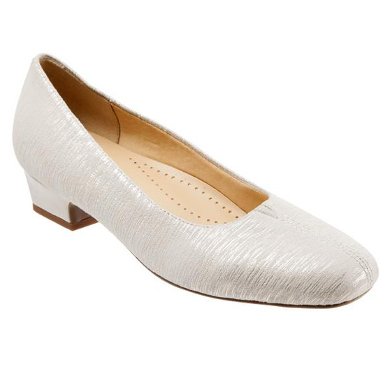 Trotters Women's Doris Pump in Off White Metallic