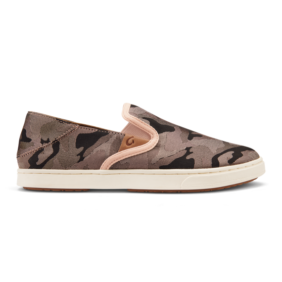 Olukai Women's Pehuea Pa‘i Slip On Sneaker in Soft Pink Camo