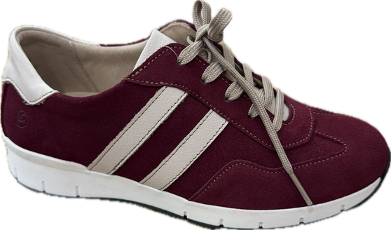 Suave Women's Nancy Sneaker in Oxblood