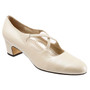 Trotters Women's Jamie Pump in White Pearl