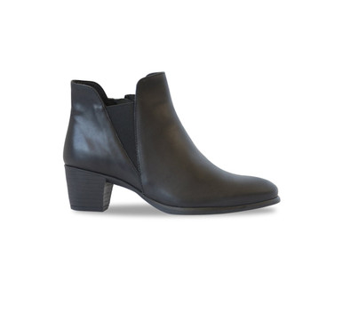 Munro Women's Jackson Boot in Black Leather - Daniels Shoes