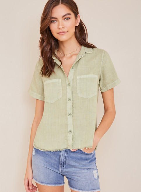 Short Sleeve Two Pocket Fray Hem Shirt - Sage Green