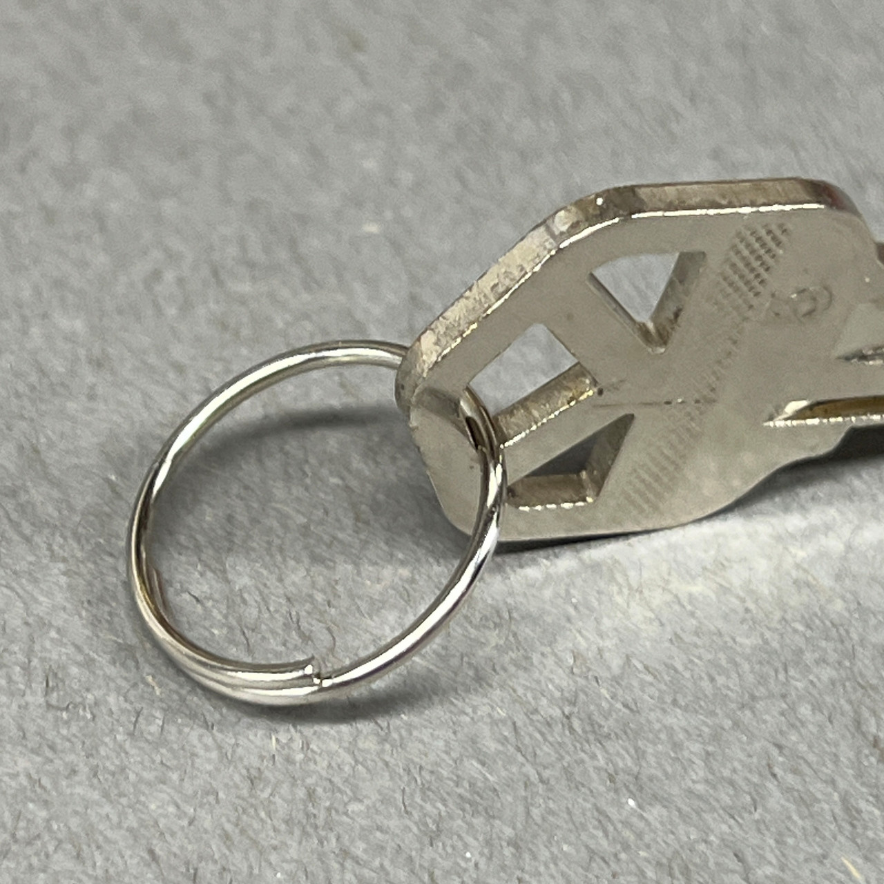 Magik 3-6 Pcs Metal Car Key Chain Key Ring Business Keychain Creative Alloy Key  Fob (3 Pack(1 Ea)) at Amazon Men's Clothing store