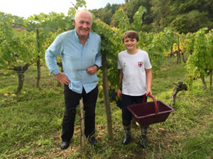 Rick with Tom in the vines at Bauduc