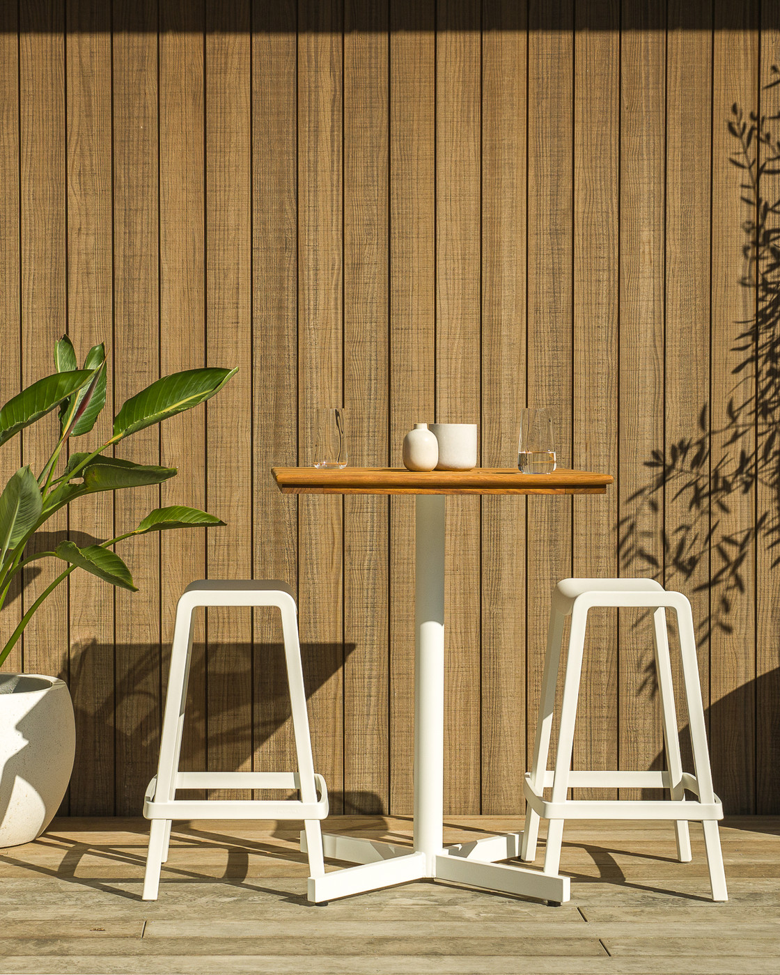 Dome 267 Bar Stool - White, 65Cm