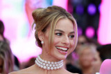 What did Margot Robbie do to her teeth?