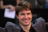 What did Tom Cruise do to his teeth?