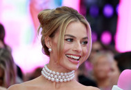 What did Margot Robbie do to her teeth?