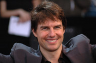 What did Tom Cruise do to his teeth?