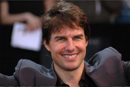 What did Tom Cruise do to his teeth?