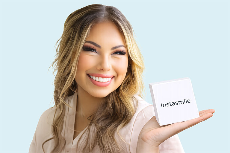 Smile and Earn referral rewards program illustration