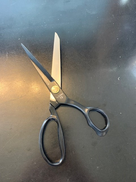 Matte Black 9.5" Fabric Shears