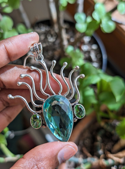 VINTAGE "Medusa" Faceted Glass Sterling Silver Necklace 