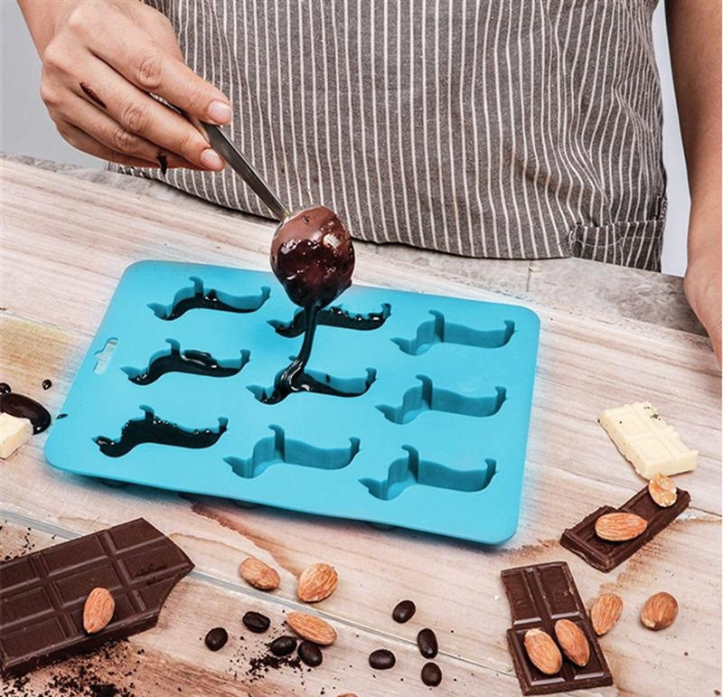 PetMyWiener.com Dachshund Ice Cube Tray - Thumbnail 3