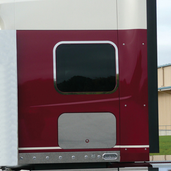 Sleeper Window Surround Trims for International LoneStar and ProStar