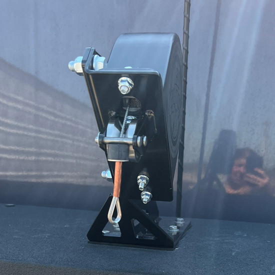 Ez Claw Black Steel Top Mount Bracket