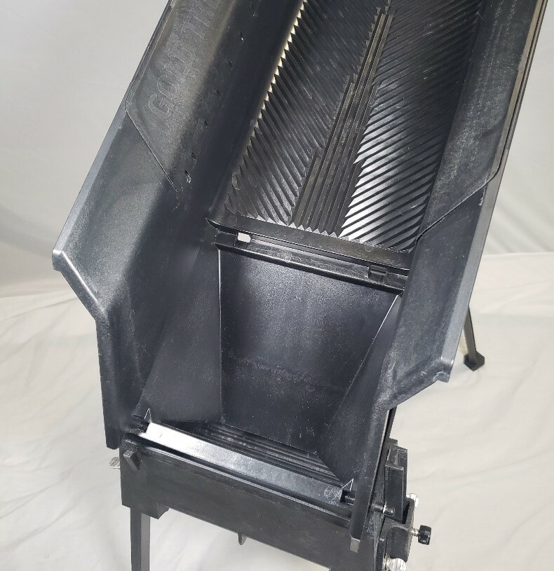 grizzly screen hopper location