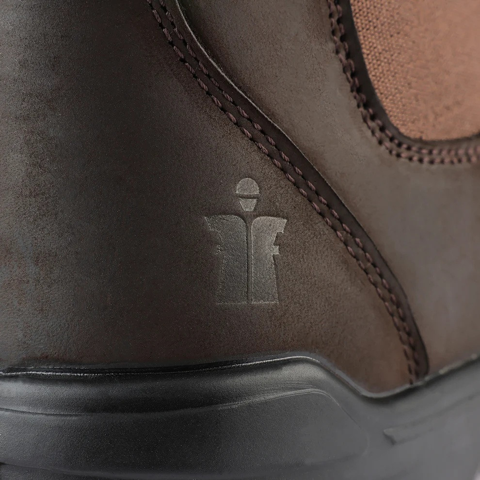 Scruffs Croften Dealer Boot ÃƒÂ¢Ã¢â€šÂ¬Ã¢â‚¬Å“ close-up of Scruffs heel branding