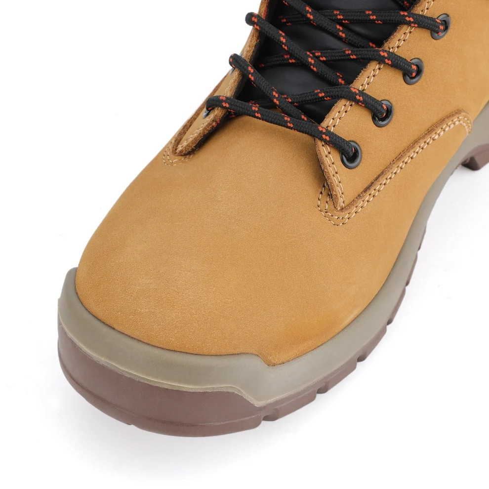 Scruffs Stratton Safety Boots Ã¢â‚¬â€œ close-up of tan toe and lacing