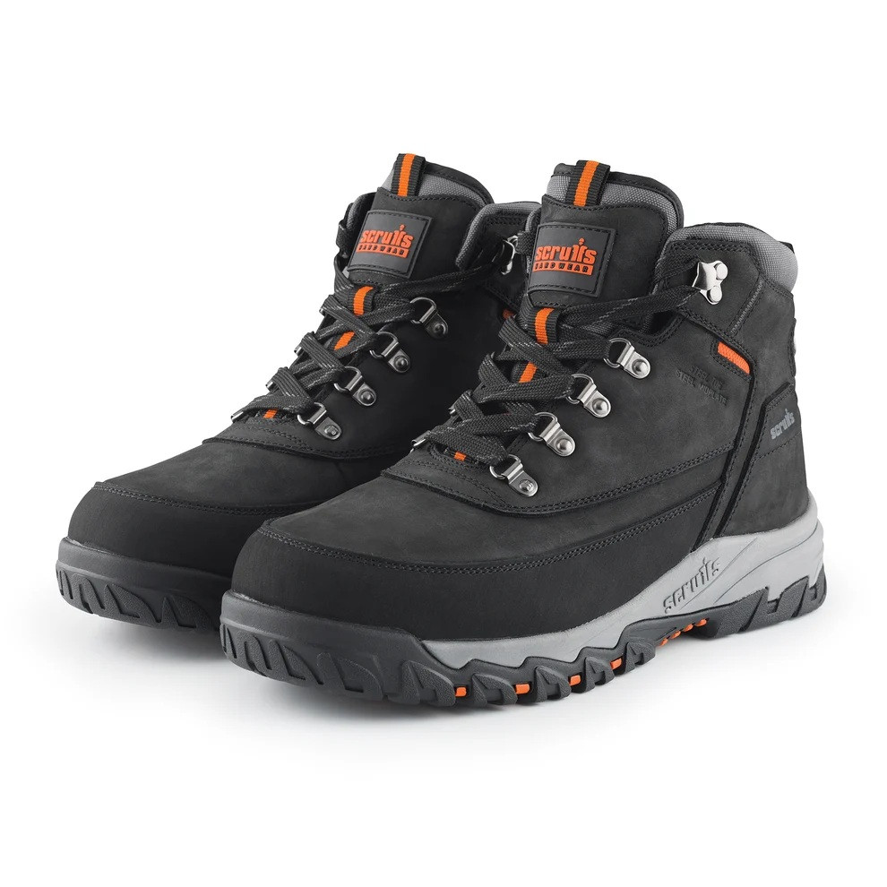 Scruffs Scarfell Safety Boots Ã¢â‚¬â€œ pair in angled front product view