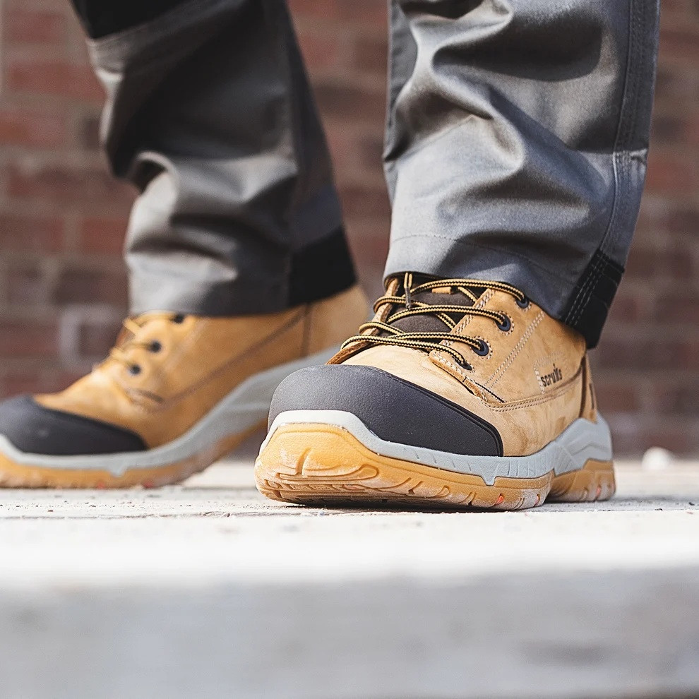 Scruffs Solleret Safety Boots Ã¢â‚¬â€œ tan safety boots worn in close front view