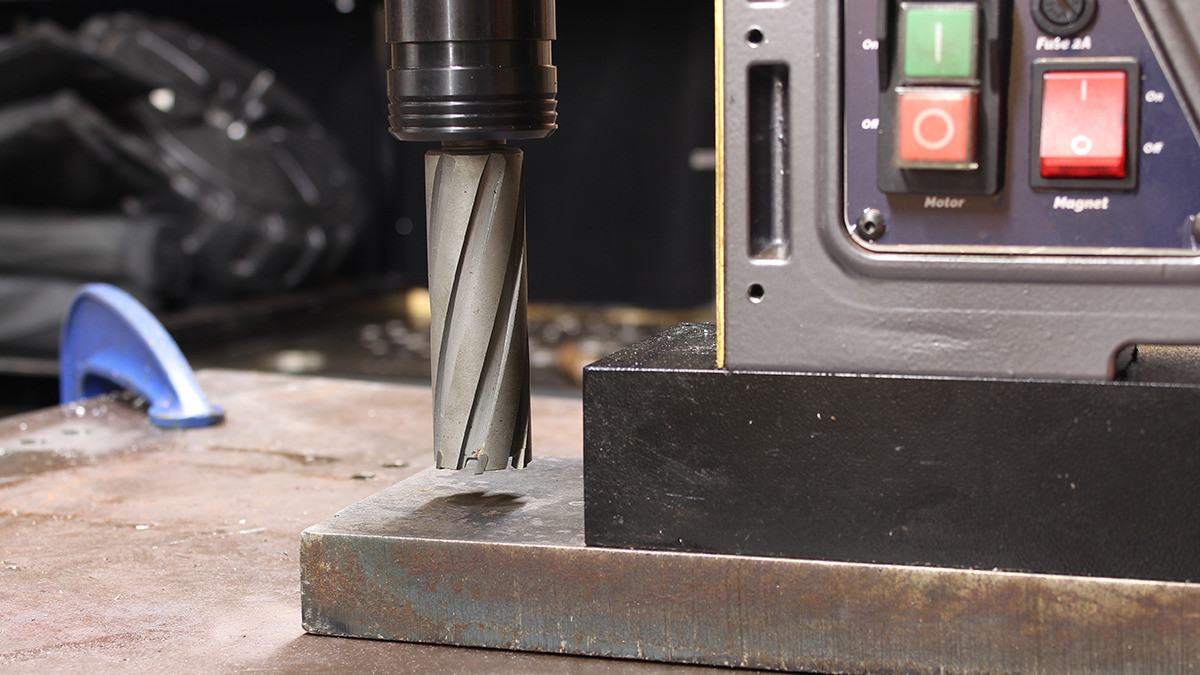 HMT CarbideMax 80 TCT Deep Broach Cutter – magnetic drilling machine cutting steel with annular cutter and visible metal swarf