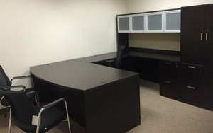 AM-Series Bow Front U-Shape Desk with Glass Door Hutch (Customize)