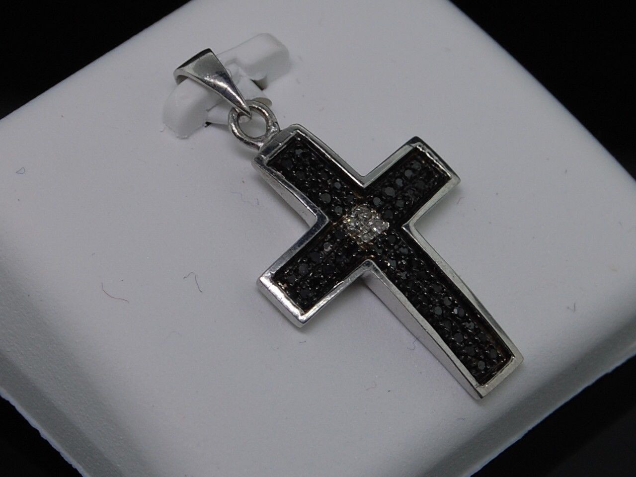 LADIES .925 STERLING SILVER BLACK DIAMOND CROSS PENDANT 0.15 CT