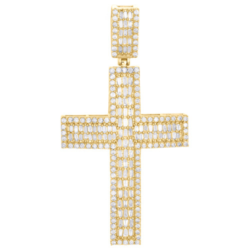 colgante elegante con cruz abovedada de diamantes baguette en oro amarillo de 10 k, dije de 2,65 ", 3,30 ct.