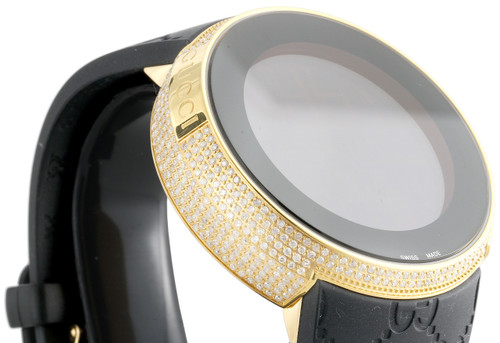 Reloj digital i- Gucci con diamantes blancos ya114229 para hombre, caja de acero amarillo de 44 mm, 2,50 quilates