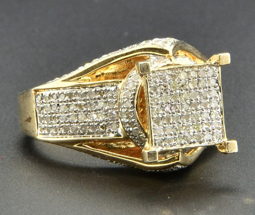 Diamant-Verlobungsring aus 925er-Sterlingsilber mit gelbem Finish und quadratischem Kopf von 1,10 ct.