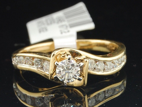Bague de fiançailles diamant solitaire rond en or jaune 14 carats sertie de canaux 1/2 ct
