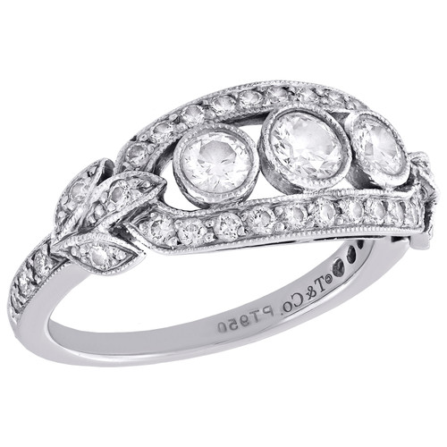 Tiffany & Co. Verlobungsring aus Platin mit drei Diamanten im antiken Stil, 0,76 ct.