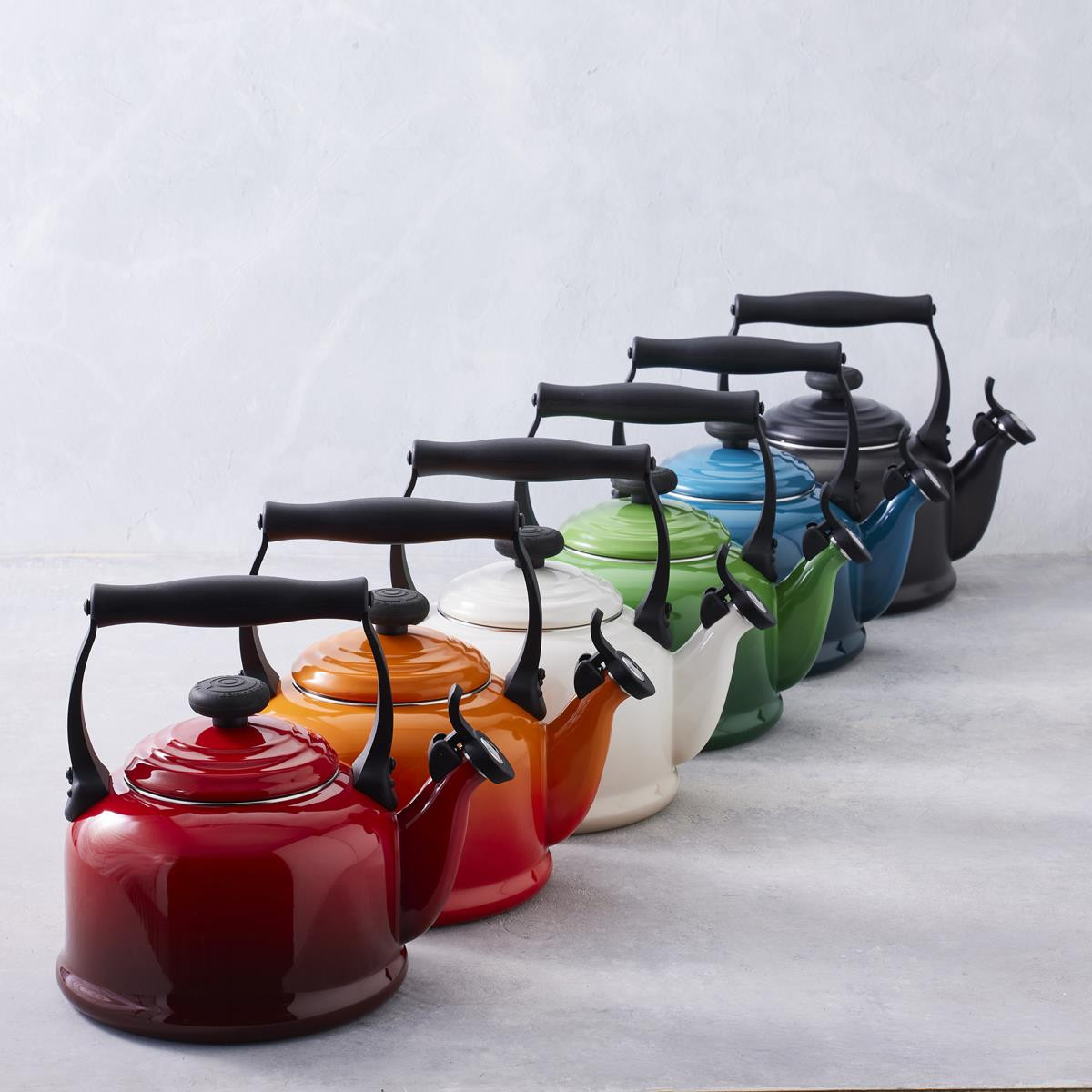 Le Creuset Traditional Kettle | Philip Morris & Son