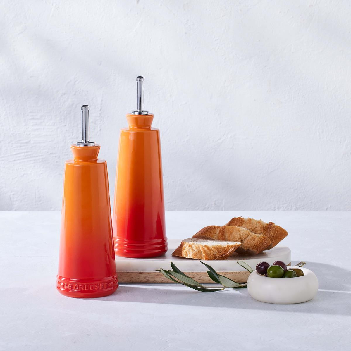 ルクリーゼ　OIL&Vinegar set Le Creuset Stoneware Oil & Vinegar Set | Philip Morris & Son