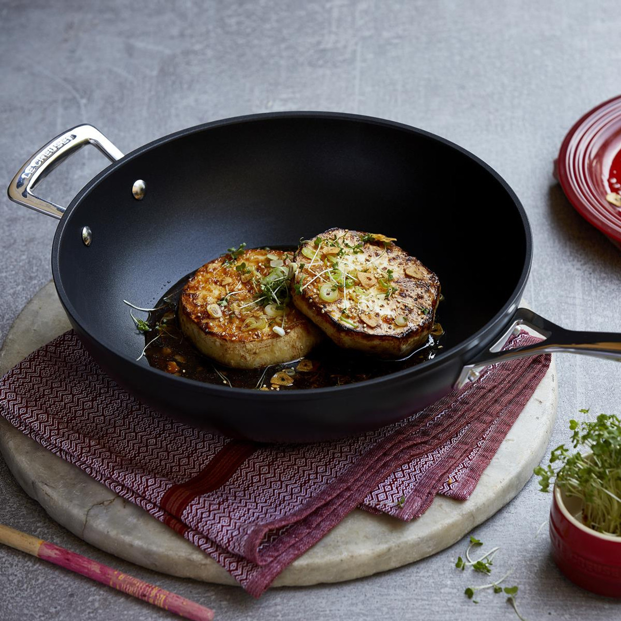 Le Creuset Toughened Non-Stick Stir Fry Pan w/Long Handle & Helper