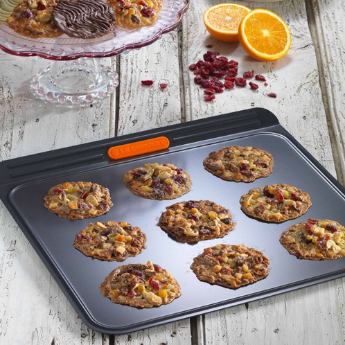 Le Creuset Toughened Non-Stick 38cm Insulated Cookie Sheet