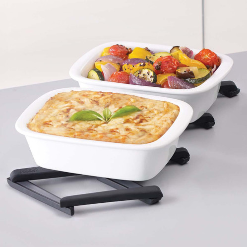 Black Joseph Joseph Stretch Silicone Pot Stand use