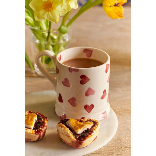 Emma Bridgewater Pink Hearts Half Pint Mug LS3