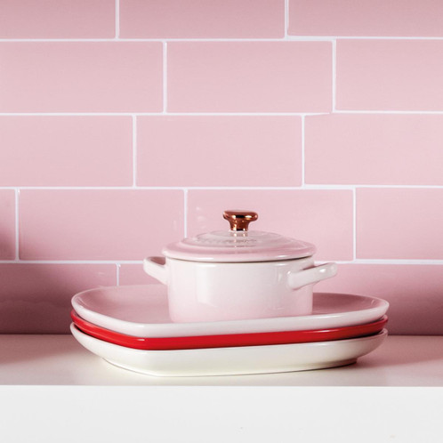 Le Creuset Stoneware Heart Plate Lifestyle Detail