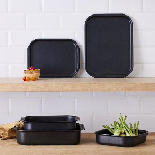 Le Creuset 28cm Ovenware Medium Tray