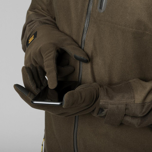 Hunting green/Shadow brown Harkila Mens Forest Hunter WSP Gloves In Use