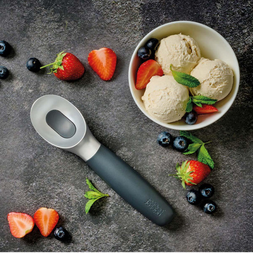 Joseph Joseph Elevate Ice-Cream Scoop lifestyle2