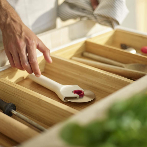 Joseph Joseph Ringo Pizza Wheel storage