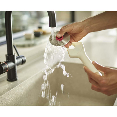 Joseph Joseph Ringo Pizza Wheel cleaning