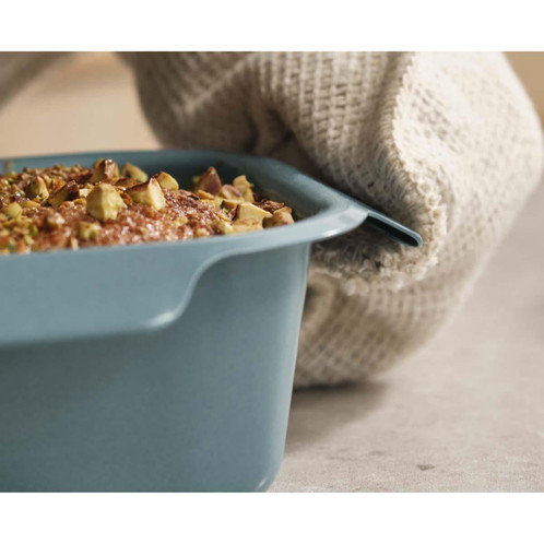 Joseph Joseph Nest Bake 2lb Loaf Tin oven