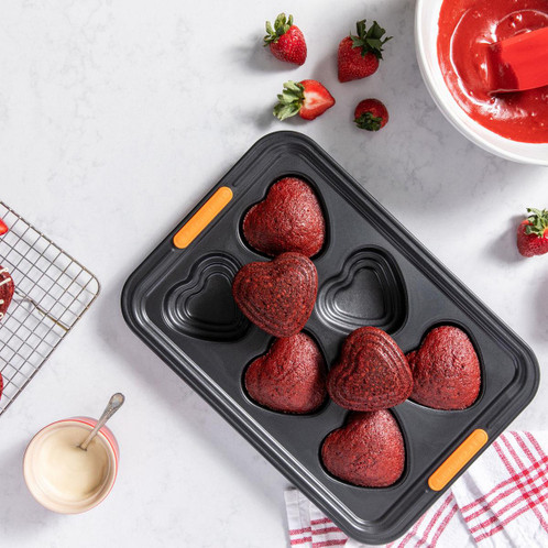 Le Creuset Toughened Non-stick 6 Cup Tiered Heart Tray